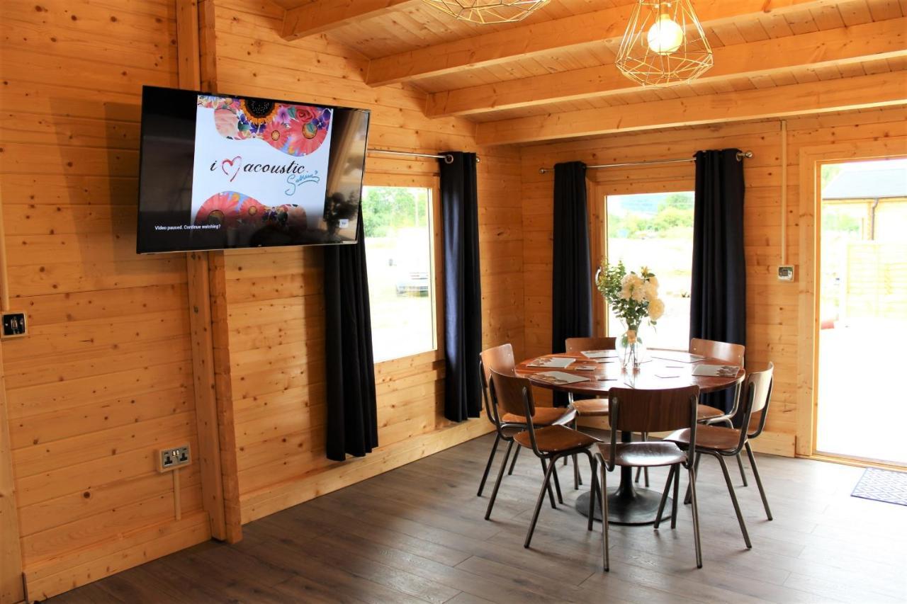 Stunning 5-Bed Cabin In Ashton Under Hill Evesham Exteriér fotografie